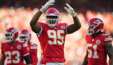 They’re alive! Chris Jones fires up Arrowhead crowd, helps Chiefs save season