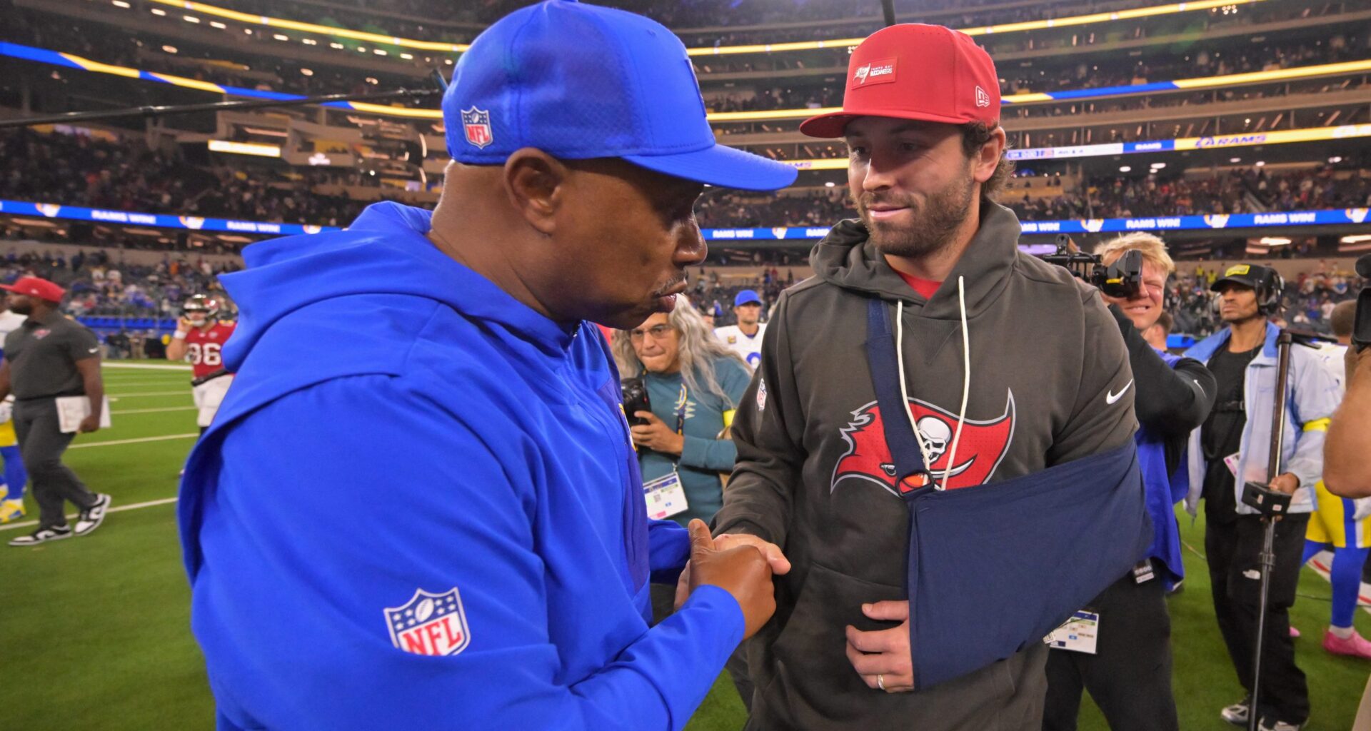 NFL Fantasy Roundup: Jaguars Weapons Thrive, Buccaneers Fall Apart - WRUF 98.1 FM | 850 AM