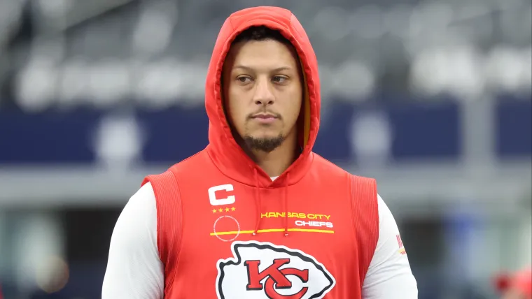 Patrick Mahomes roasted over Thanksgiving plate image