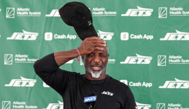 Aaron Glenn confronts Jets fans rooting for losses to land higher draft pick