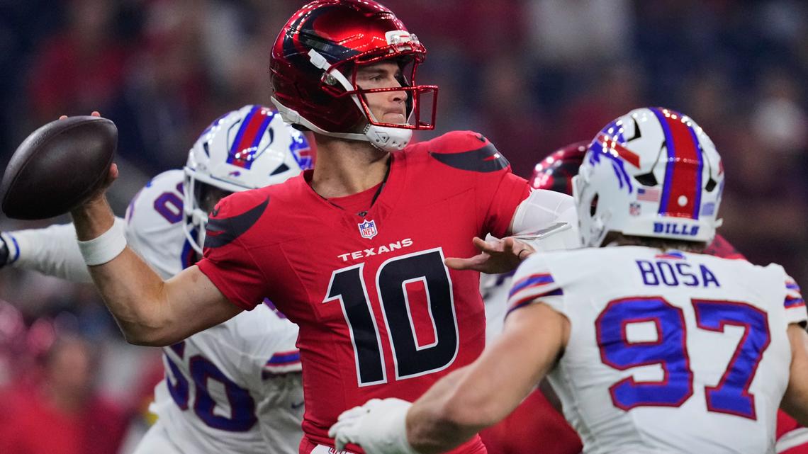 Texans Davis' Mills, who is now 3-0 as a starter, says he knows his role with team