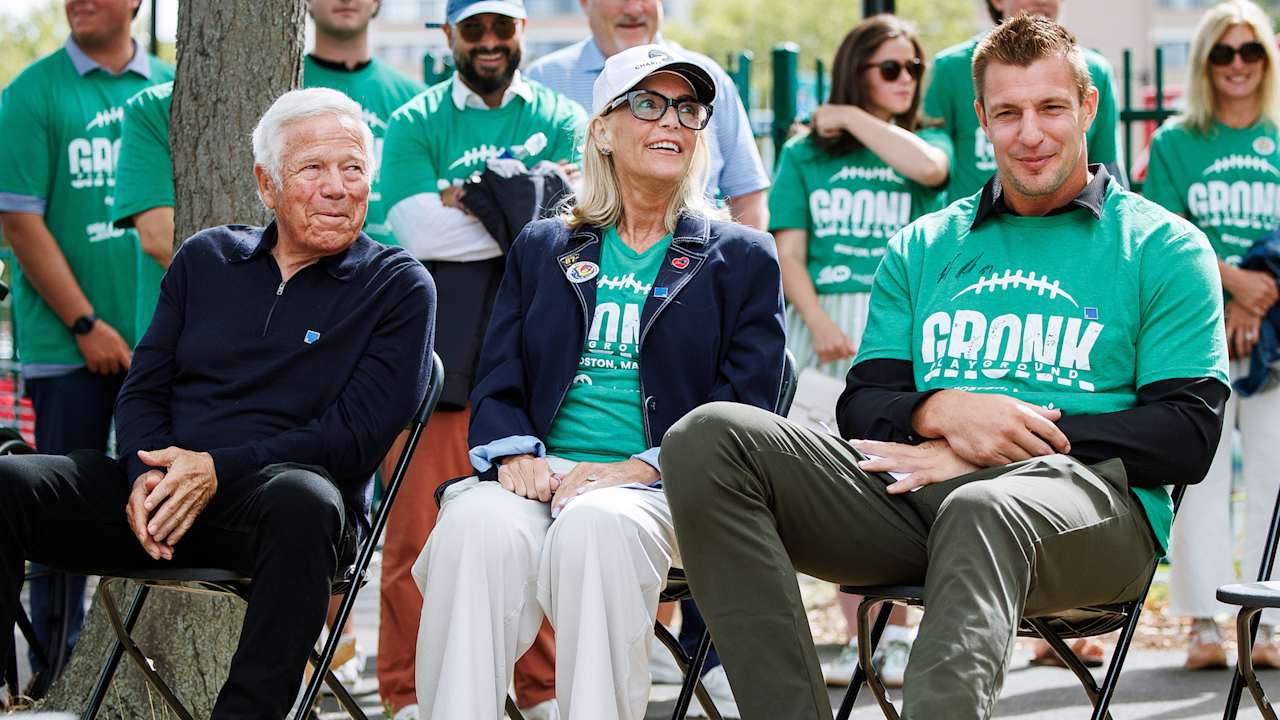 As legendary tight end signs one-day contract to retire a New England Patriot, Rob Gronkowski and Robert Kraft honor beloved friend Susan Hurley