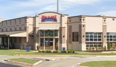 Lafayette Restaurant Posts Hilarious Message on White Board