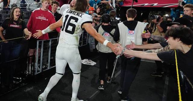 Jaguars aim to extend winning streak against struggling Titans