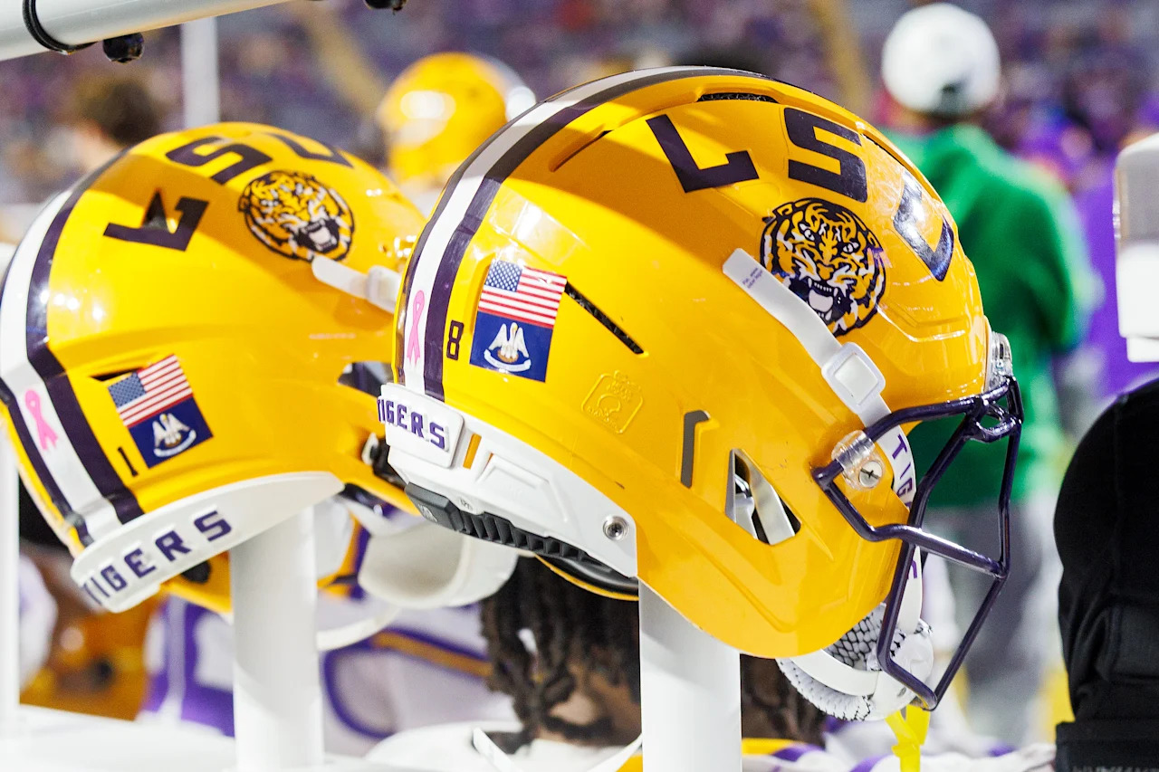 BATON ROUGE, LA - OCTOBER 25: A LSU Tigers helmet rests on the sideline during a game between the LSU Tigers and the Texas A&M Aggies on October 25, 2025, at Tiger Stadium in Baton Rouge, Louisiana. (Photo by John Korduner/Icon Sportswire via Getty Images)