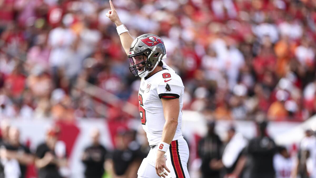 2025 NFL playoff projection: Ravens omitted, Chiefs' AFC West reign ends