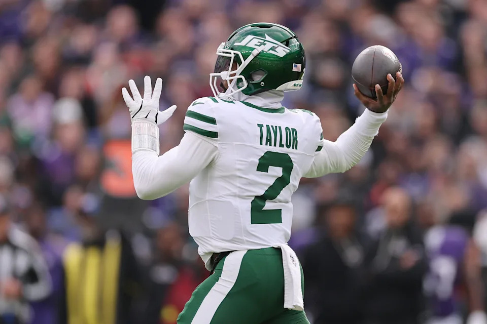 BALTIMORE, MARYLAND - NOVEMBER 23: Tyrod Taylor #2 of the New York Jets makes a pass in the first quarter of the game against the Baltimore Ravens at M&T Bank Stadium on November 23, 2025 in Baltimore, Maryland. (Photo by Patrick Smith/Getty Images)