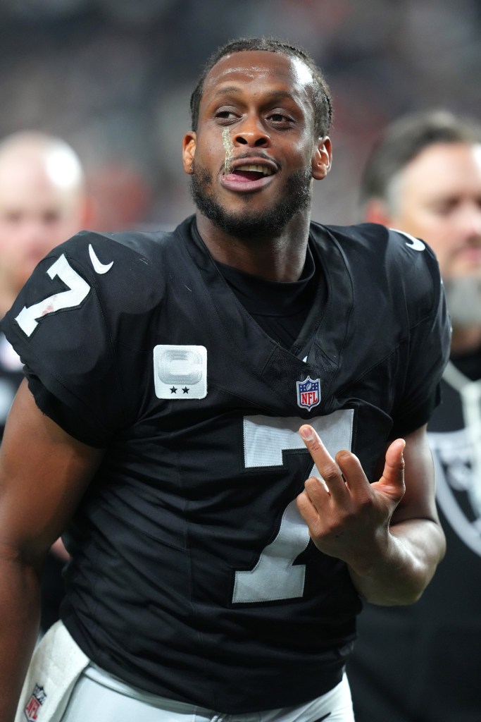 Las Vegas Raiders quarterback Geno Smith (7) gestures towards a fan after the Cleveland Browns defeated the Raiders 24-10 at Allegiant Stadium. 