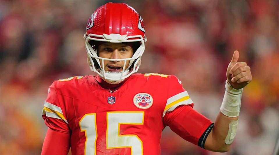 Kansas City Chiefs quarterback Patrick Mahomes reacts during an NFL gameJay Biggerstaff-Imagn Images