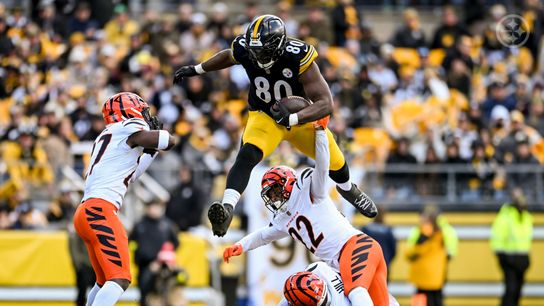 Steelers tight end Darnell Washington hurdles over a defender during  Pittsburgh's 34-12 win over the Cincinnati Bengals in Week 11 of the 2025 NFL Regular Season.