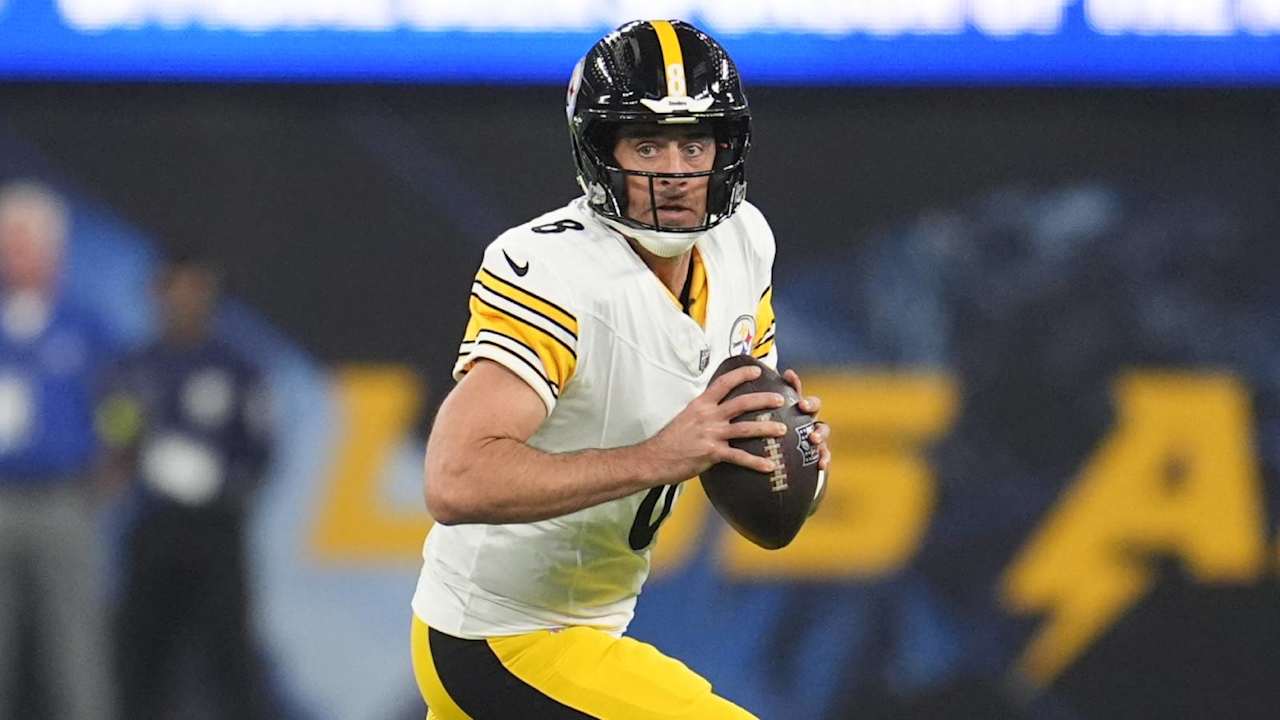 Aaron Rodgers says he must 'play better' after Steelers 'stunk it up' in loss to Chargers