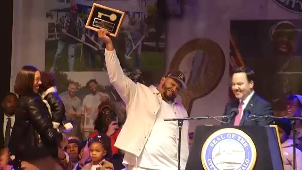 Bills' Dawkins presented with key to the city of Buffalo