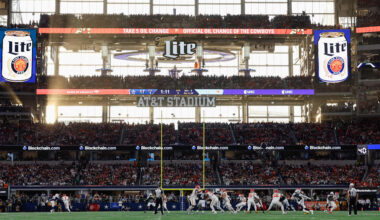 Cowboys outshine Chiefs for Thanksgiving win despite minor sunlight issues at AT&T Stadium