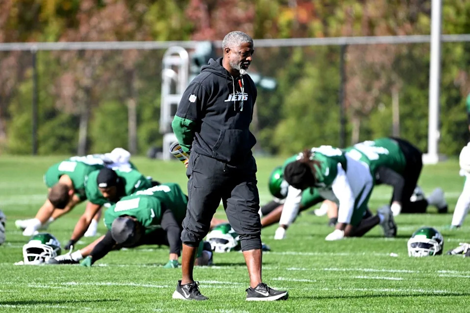 Jets head coach Aaron Glenn looks on during practice in Florham Park, NJ. Bill Kostroun/New York Post