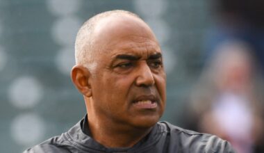 Marvin Lewis visits Mike Brown while preparing to call Bengals vs. Patriots