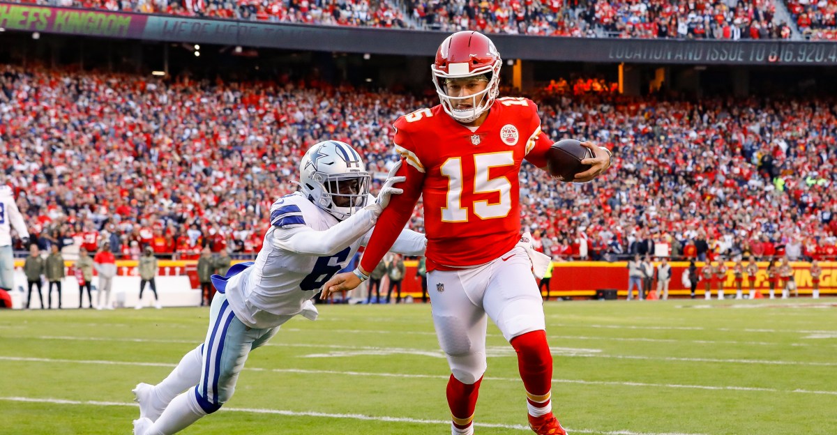 Kansas City Chiefs are favored over the Dallas Cowboys in Week 12 odds