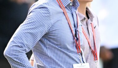 Daily Dawg Chow 11/7: Paul DePodesta leaving Browns, fall out, more