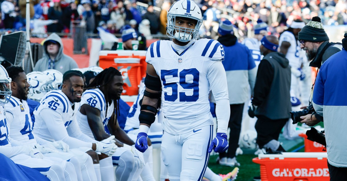 Browns elevate DT and newly acquired LB from practice squad