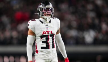 Dallas Cowboys should consider signing free agents after trade deadline