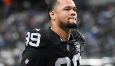 Miami Dolphins sign linebacker to replace Jaelan Phillips