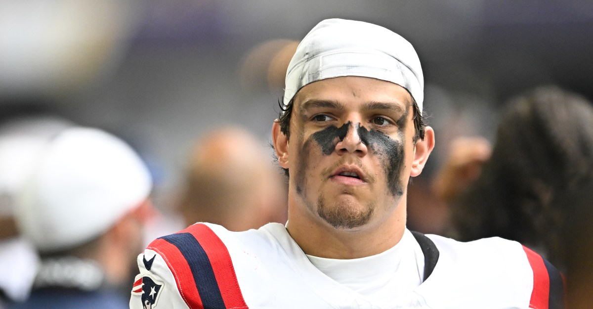 Will Campbell injury update: Patriots OT carted to locker room after hurting knee vs. Bengals