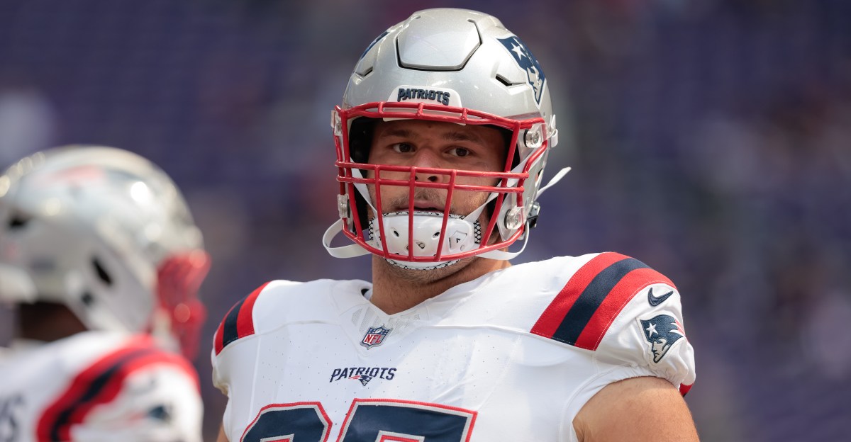 Patriots vs. Buccaneers Thursday injury report: Starting center returns
