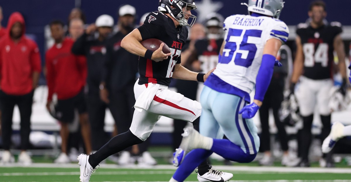 Falcons sign QB Easton Stick to active roster, QB Kyle Trask to practice squad