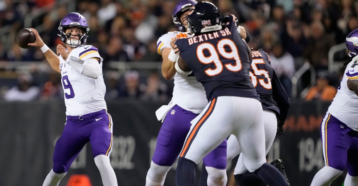 Bears vs Vikings One on One: J.J. McCarthy vs Kevin Byard III