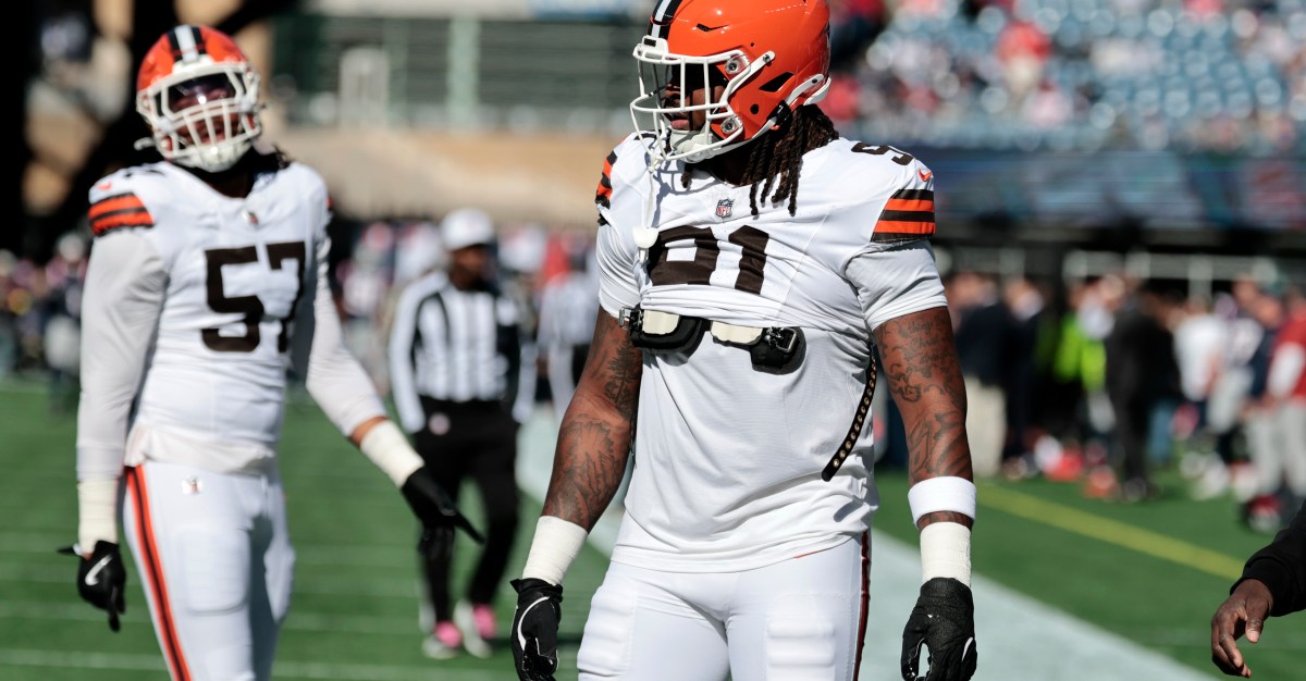 Browns sign DE Alex Wright to extension: New contract details revealed