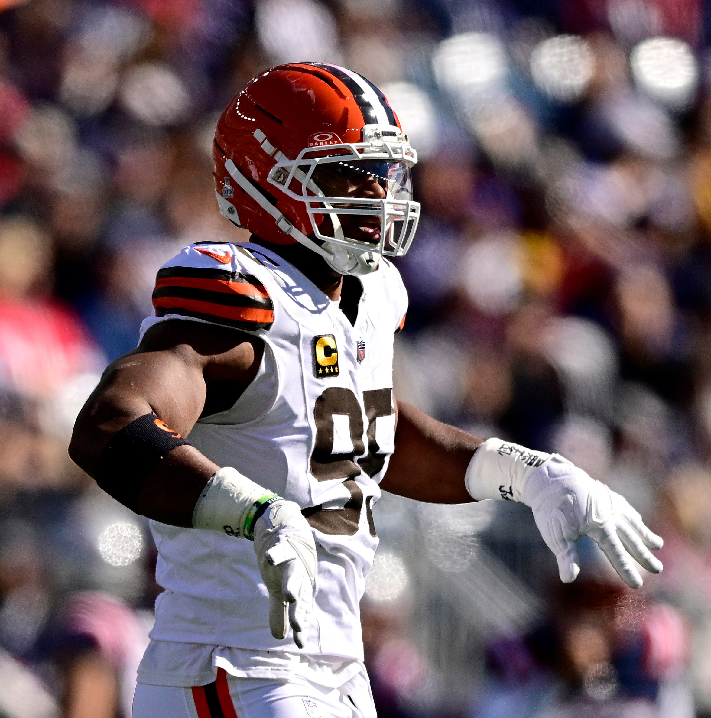 Browns DE Myles Garrett has been on a sack tear, has chance to join historic company in Week 10 vs Jets