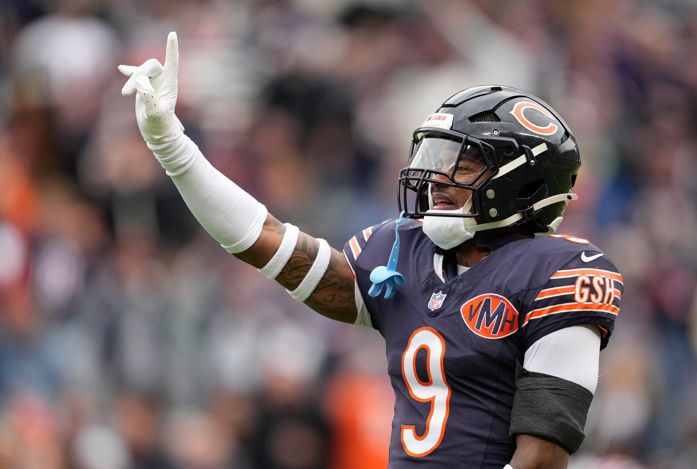 CHICAGO, ILLINOIS - OCTOBER 19: Jaquan Brisker #9 of the Chicago Bears reacts after a play against the New Orleans Saints during the first quarter of the game at Soldier Field on October 19, 2025 in Chicago, Illinois. (Photo by Patrick McDermott/Getty Images)
