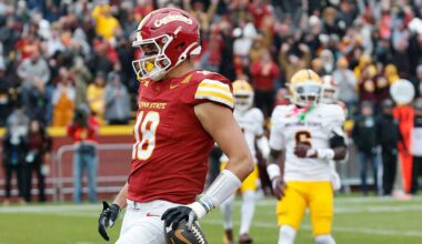 Iowa State tight end carted off