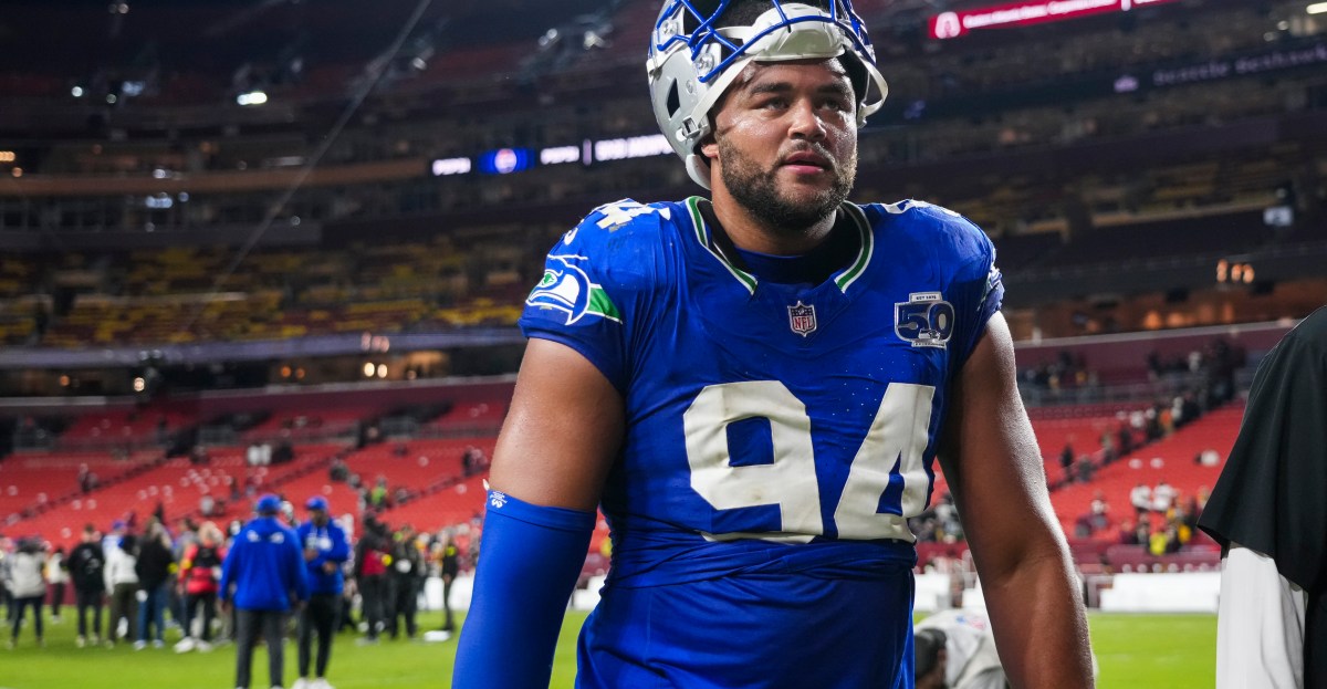 Seattle Seahawks’ Mike Morris gets game captain honors vs. Arizona Cardinals