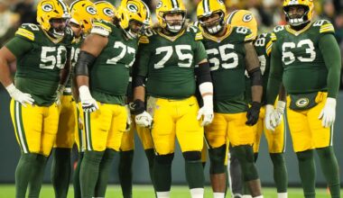 The Packers’ offensive line got big. It hasn’t worked.