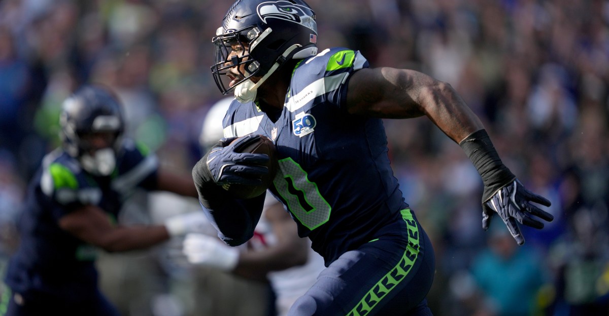 Seahawks’ DeMarcus Lawrence wins NFC Defensive Player of the Week award after historic game