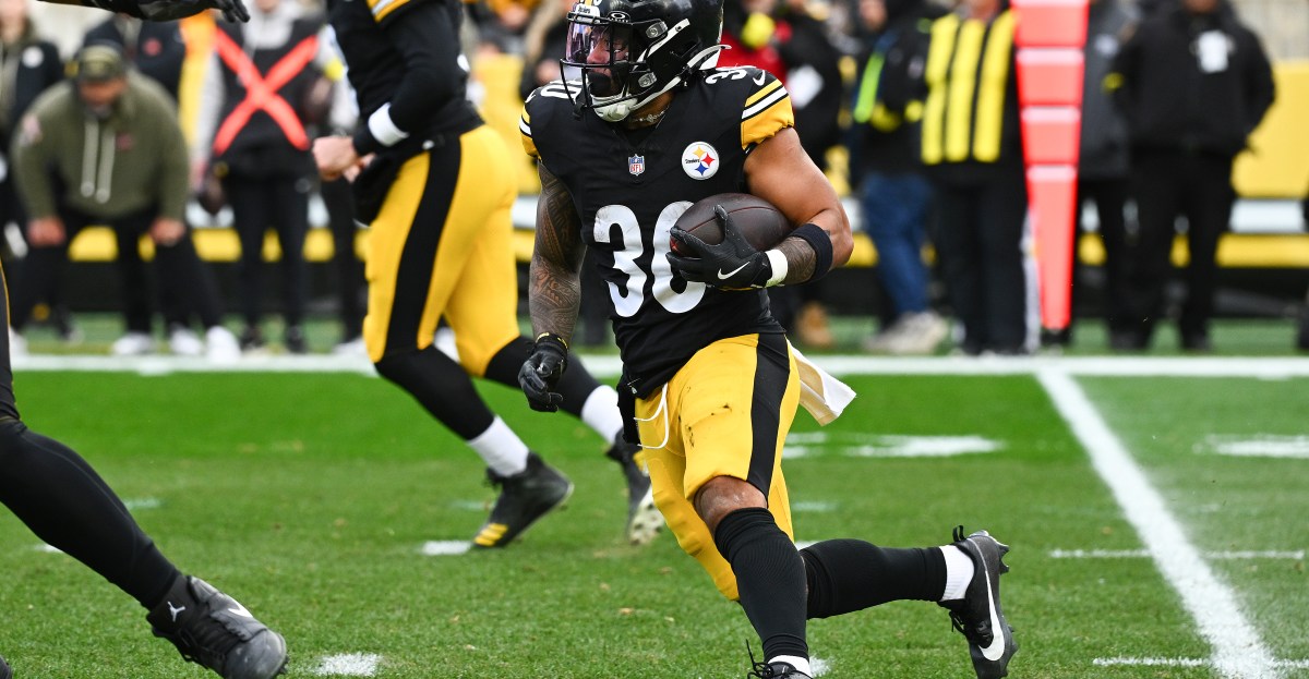 Pittsburgh Steelers RB Jaylen Warren leaves game vs. Bengals with injury