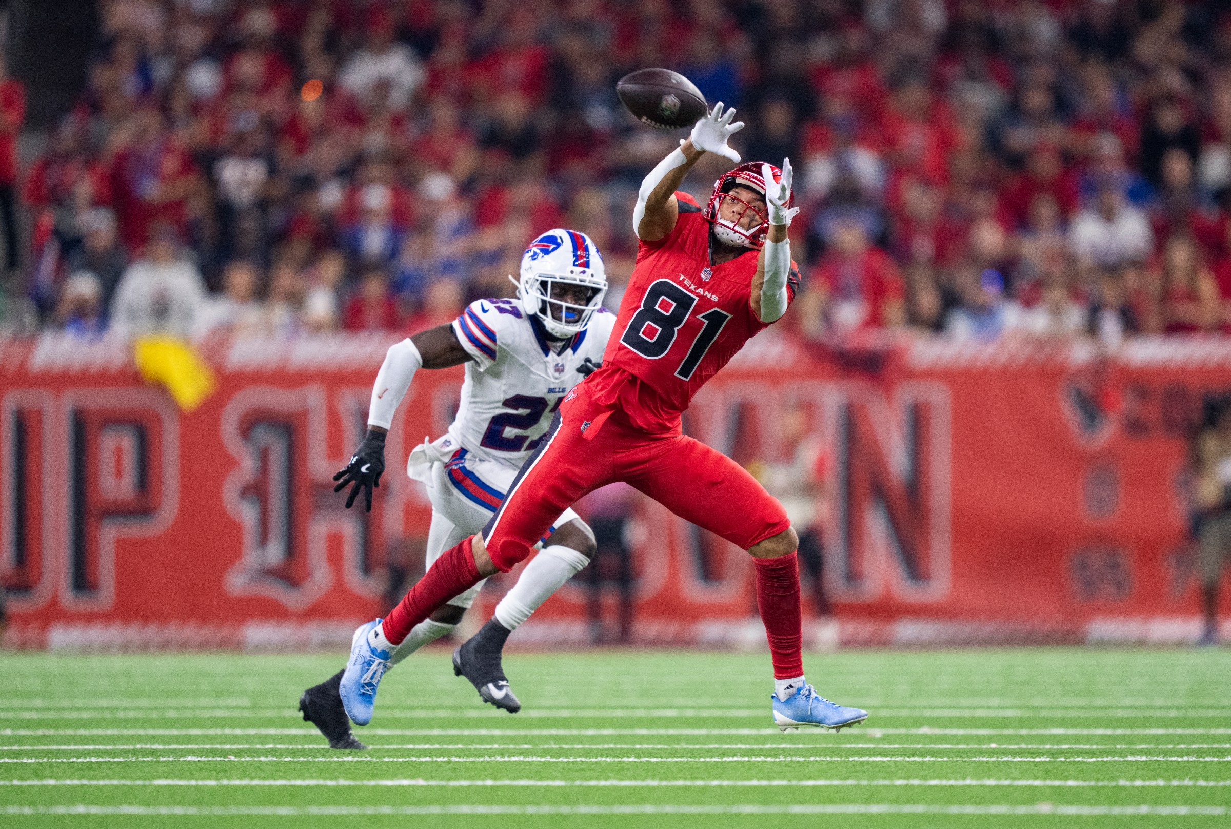 HOUSTON, TEXAS - NOVEMBER 20: Jayden Higgins #81 of the Houston Texans completes a catch during an NFL football game against the Buffalo Bills at NRG Stadium on November 20, 2025 in Houston, Texas. (Photo by Michael Owens/Getty Images)