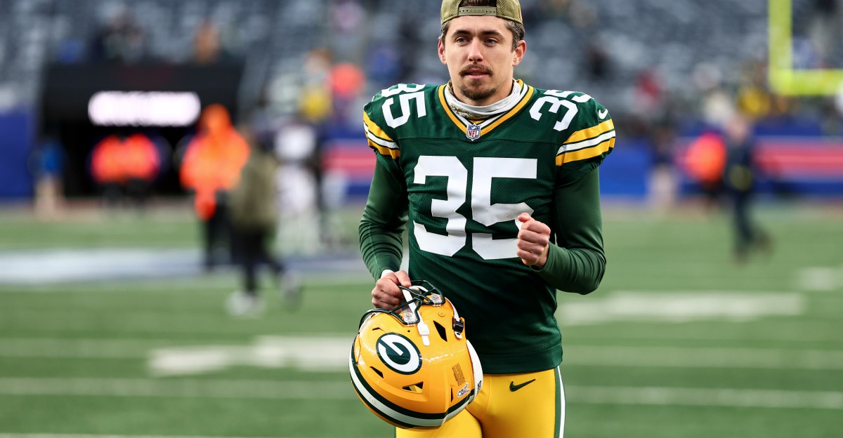 Green Bay Packers re-sign kicker