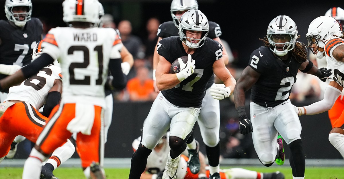 Raiders injury update: 2 key members of offense don’t practice Wednesday