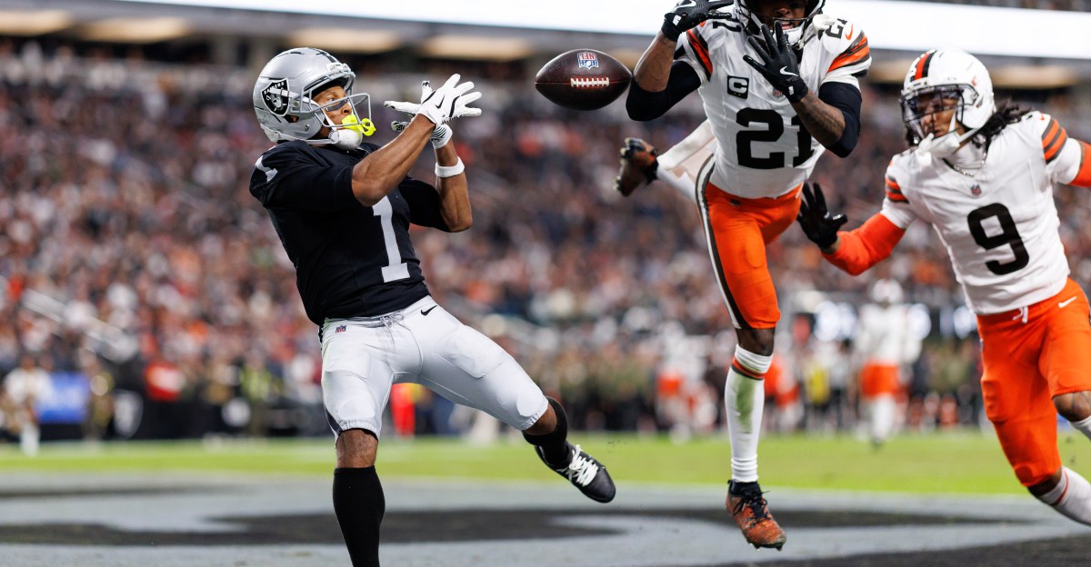 Geno Smith, Tre Tucker need to find connection for Raiders’ offense