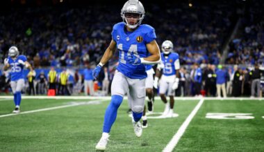 Amon-Ra St. Brown injury news: Lions WR heads to locker room
