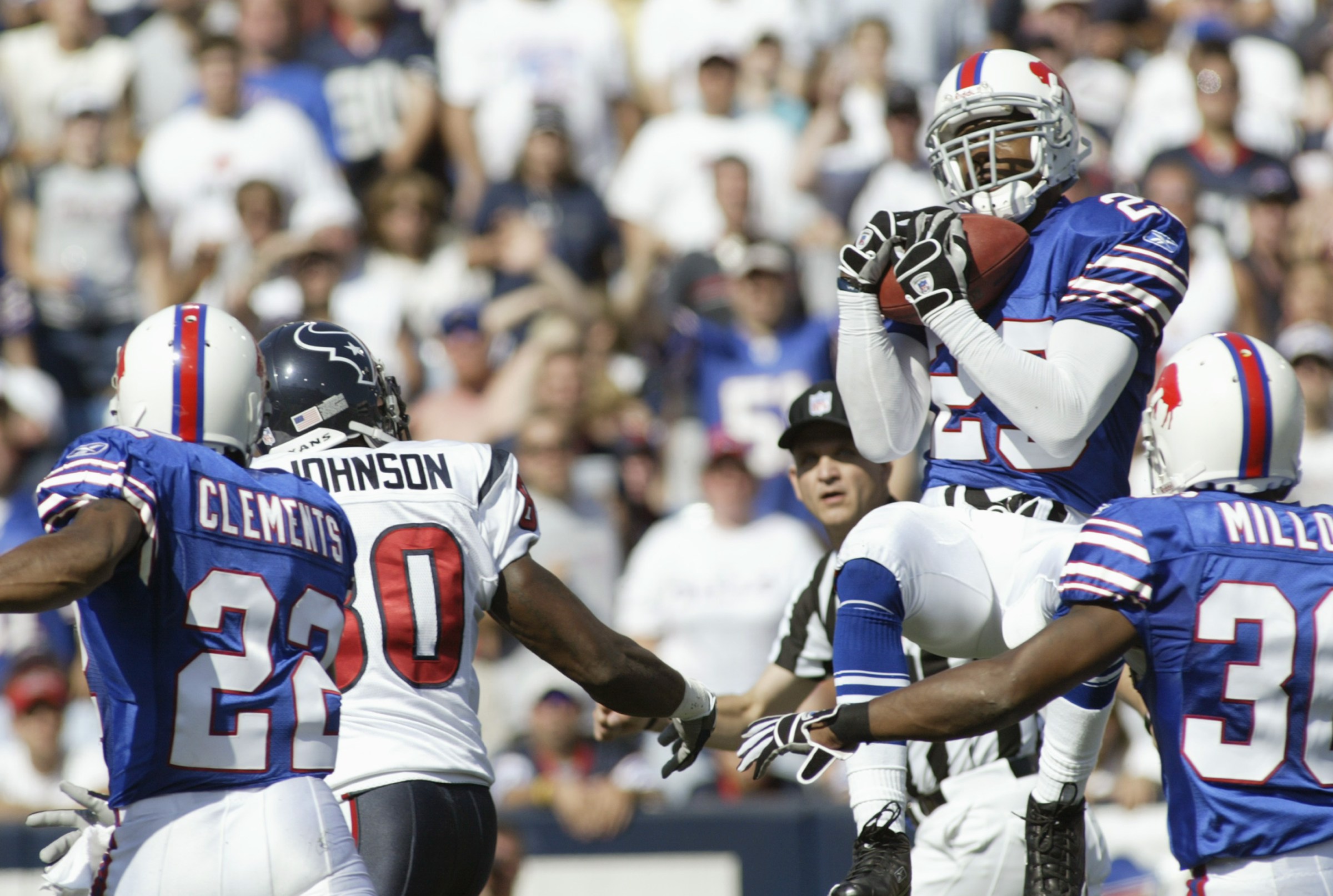 ORCHARD PARK, NY - SEPTEMBER 11: Troy Vincent #23 of the Buffalo Bills makes a catch during the game against the Houston Texans on September 11, 2005 at Ralph Wilson Stadium in Orchard Park, New York. The Bills won 22-7. (Photo by Rick Stewart/Getty Images)