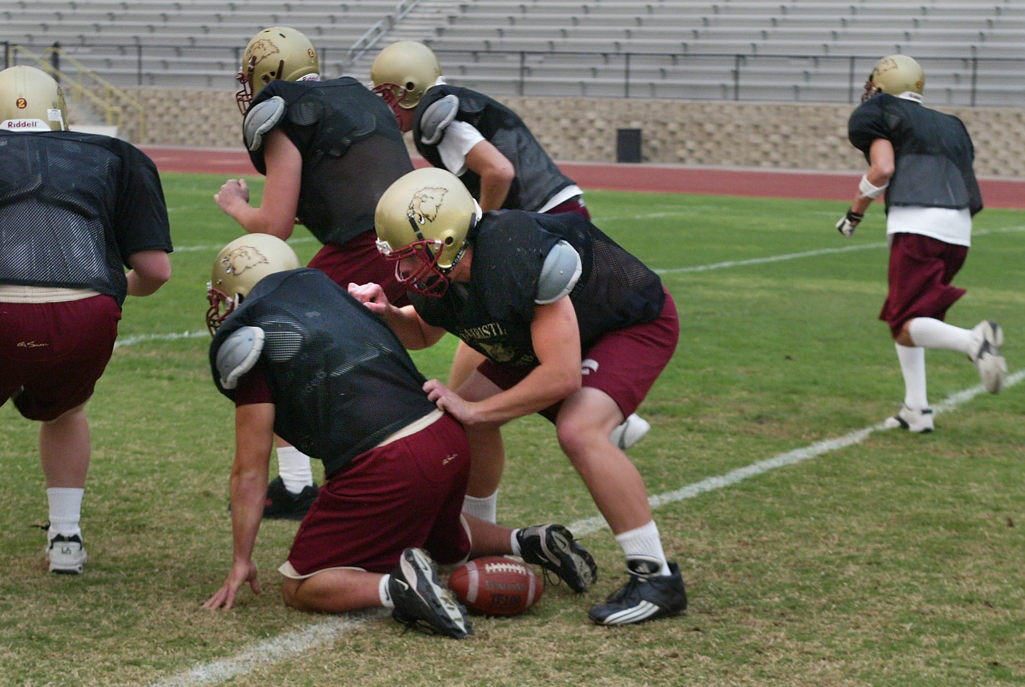Oaks Christian football squad practices the “Fumblerooski” (Photo by Ken Hively/Los Angeles Times via Getty Images)