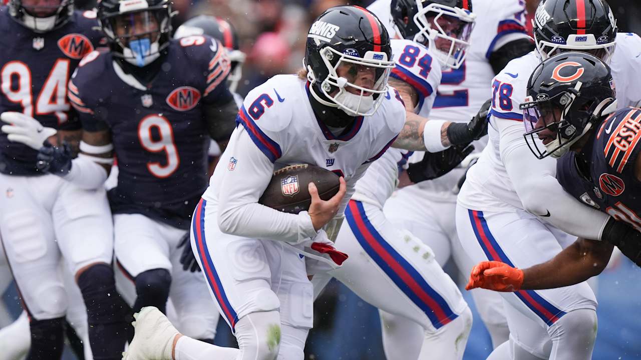 Jaxson Dart exits with concussion; Russell Wilson takes over