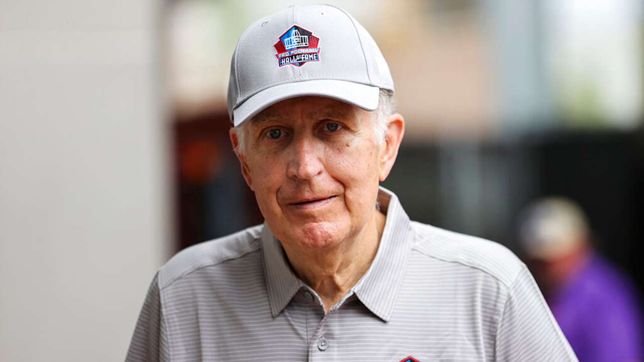 Jets Remember 'Visionary Leader' Paul Tagliabue 