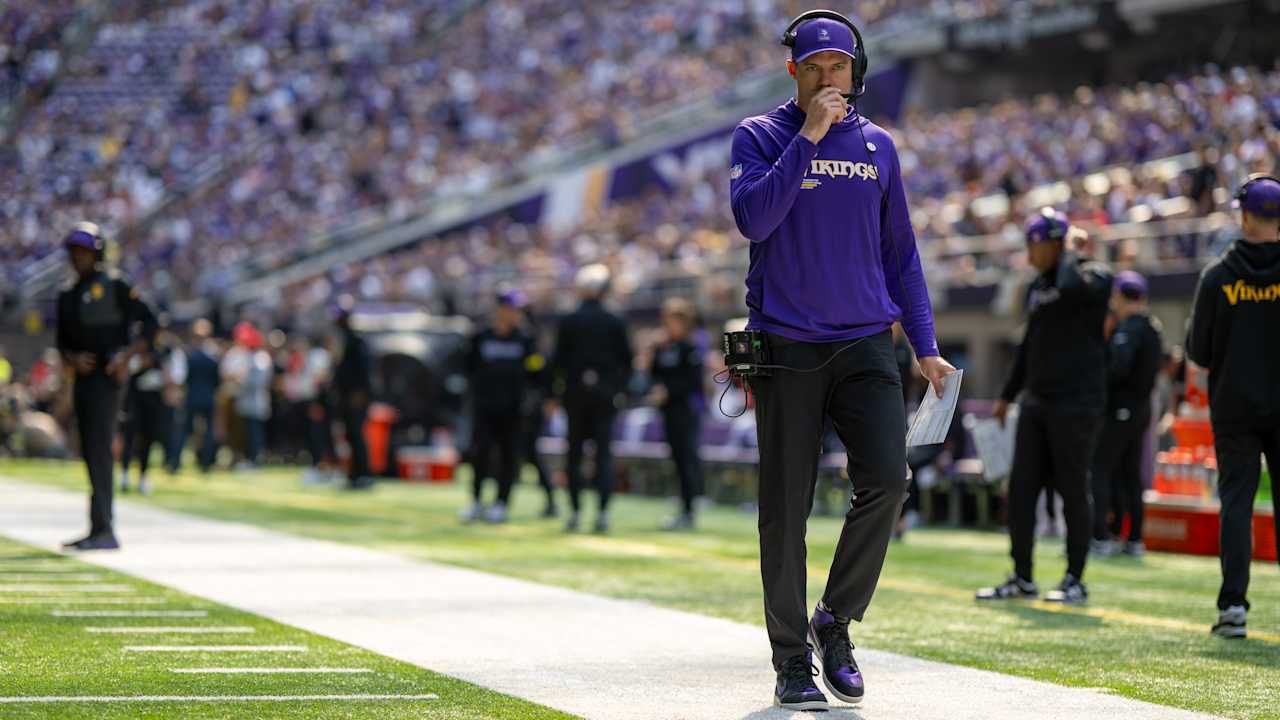 Kevin O’Connell Recaps J.J. McCarthy’s Mechanics & Growth; Explains Decision on Final Kickoff