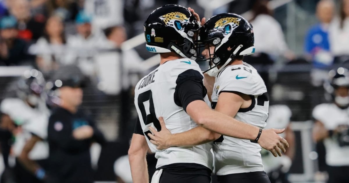 Trevor Lawrence scores in OT, Jags’ DaVon Hamilton denies Raiders’ 2-point try for 30-29 win – Action News Jax