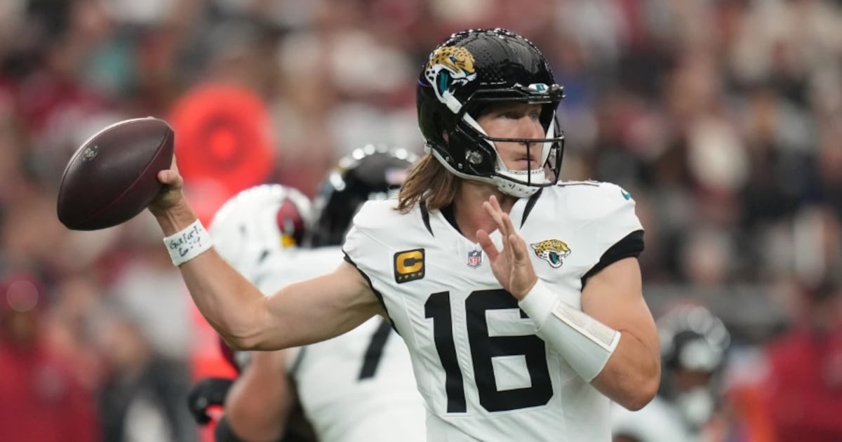Lawrence throws 3 TD passes, Little kicks 52-yard FG in OT as Jaguars beat Cardinals 27-24 – Action News Jax