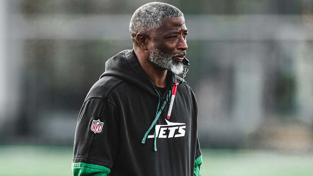 With NFL Trade Deadline Approaching, Jets HC Aaron Glenn Says 'Everybody Listens'