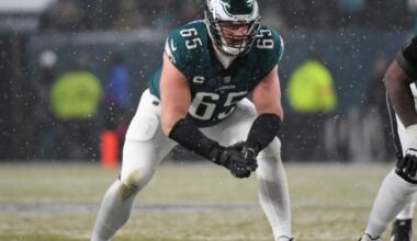 Lane Johnson injury: Eagles right tackle limps off field